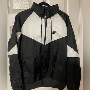 NWT Nike Men’s Windrunner Hooded Jacket - Size L